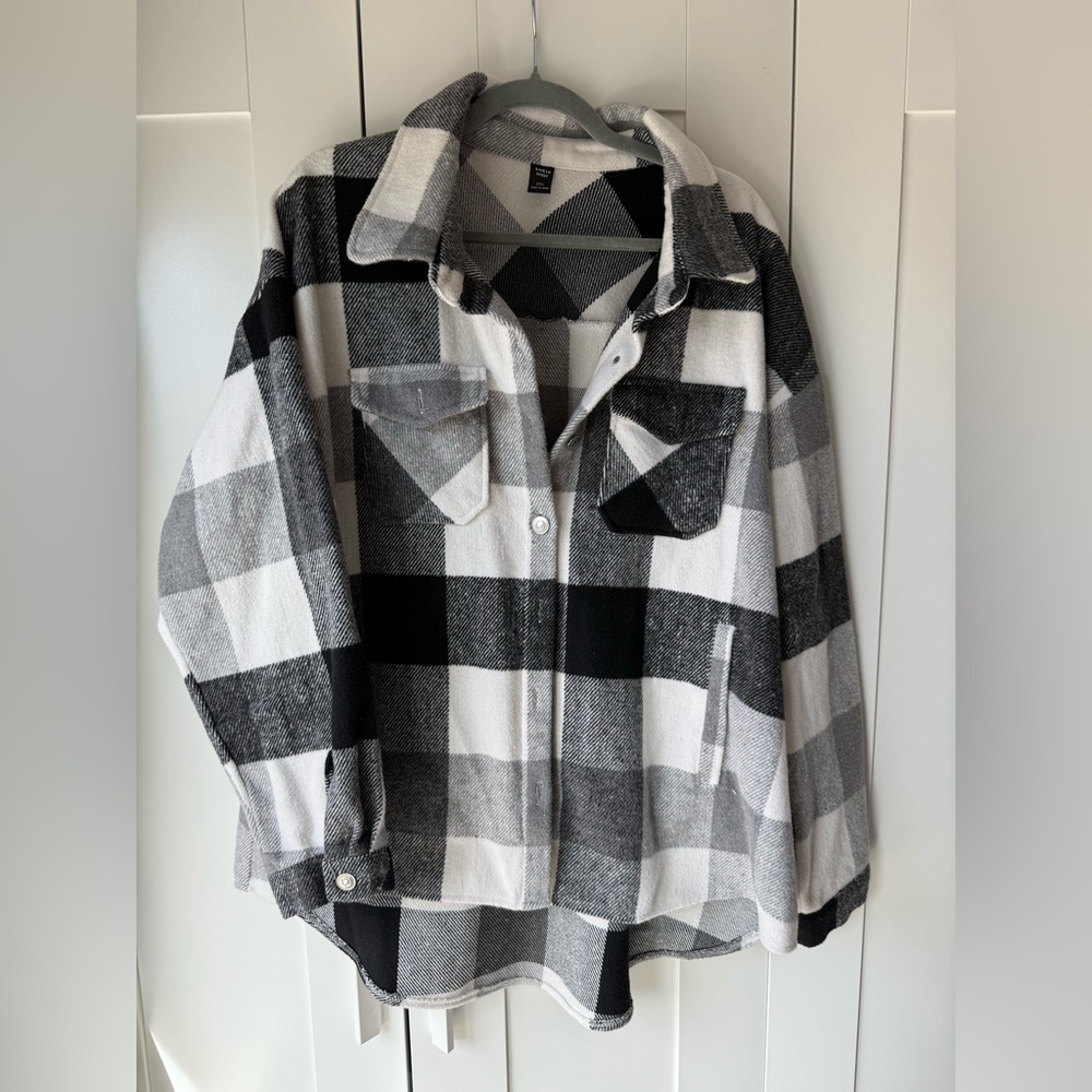SHEIN plus size plaid shacket oversized black and white 2x